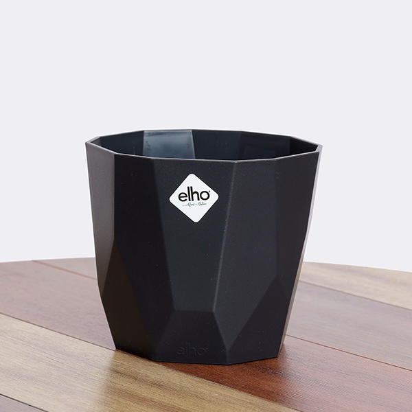 حوض بلاسنيك مضلع باللون الأسود