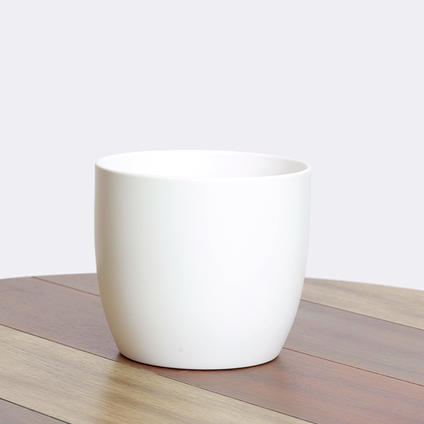 حوض سيراميك باللون الأبيض